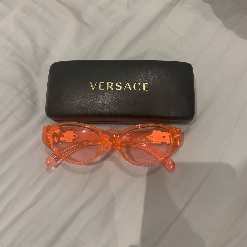 BRAND NEW VERSACE SUNGLASSES 🔥🔥🔥